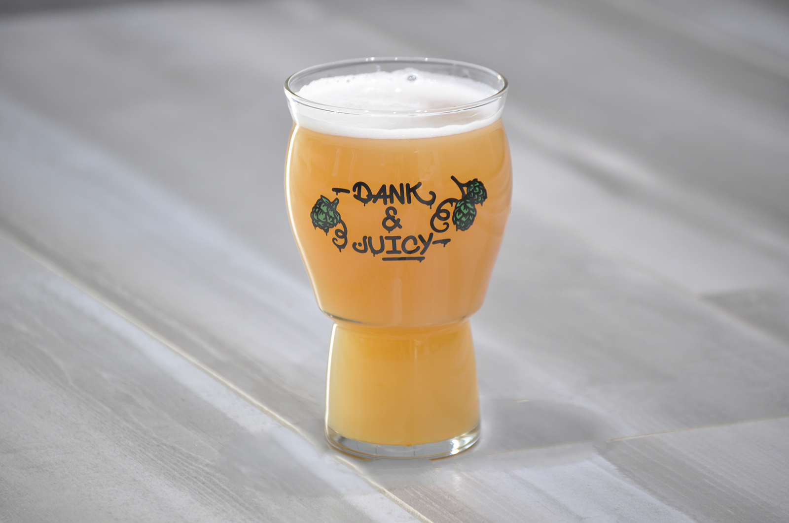 Dank & Juicy Craft Beer Pint Glass - Best Glass for IPA & Gose